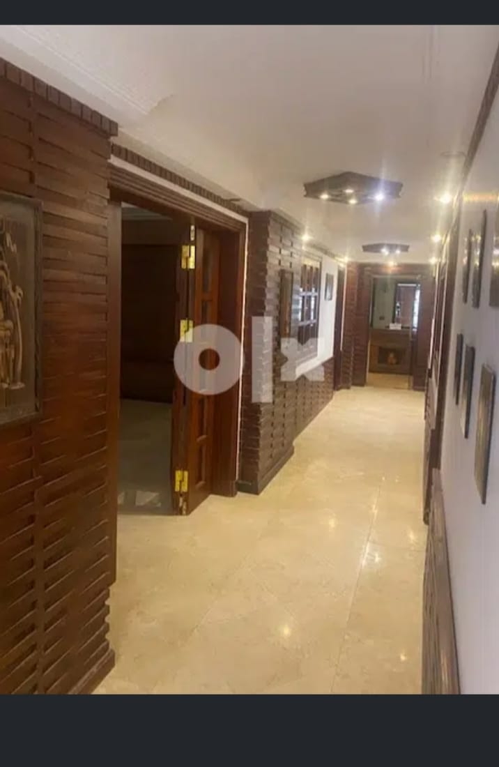 b4b0353d-8246-4c14-b841-f213a244bd57-min